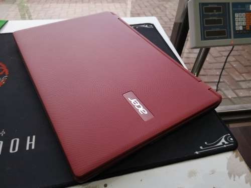 *Beautiful Red**AS NEW*ACER ASPIRE E15*i3-5005U*4GB*1000GB HDD*HD