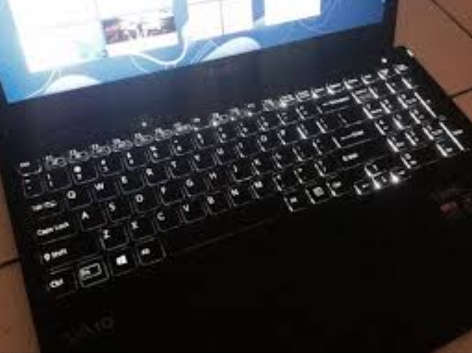 *Incredible i7 Performer!*SONY VAIO S SERIES*QUAD CORE i7*FULL HD*NVIDIA GT*1000GB SSHD*8GB*