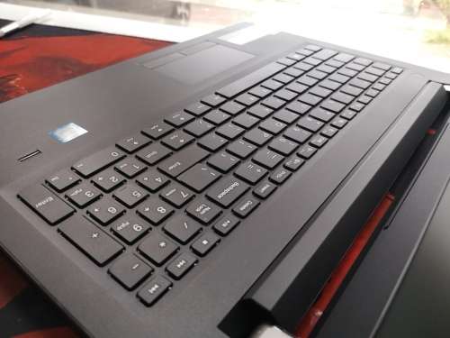 **AS BRAND NEW**7TH GENERATION i5*LENOVO V510 i5-7200u*4GB RAM*500gb HDD