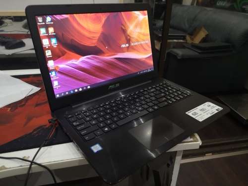 ***THE X SERIES***ASUS X556U*i5-6200u*1000GB*HD DISPLAY*4GB DDR4*SONICMASTER*6TH GEN i5*