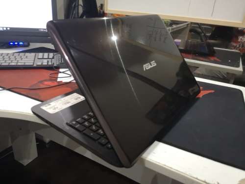 ***THE X SERIES***ASUS X556U*i5-6200u*1000GB*HD DISPLAY*4GB DDR4*SONICMASTER*6TH GEN i5*