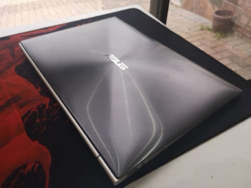 ***INCREDIBLE ULTRABOOK***ASUS ZENBOOK i7*IPS FULL HD*256GB SSD*BACKLIT*i7-3517u*