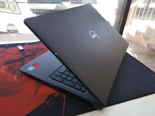Graphic Design/Gaming*DELL INSPIRON 3576*i7-8550U*8GB*RADEON 520*256GB SSD*FULL HD