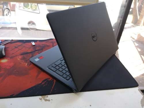 Graphic Design/Gaming*DELL INSPIRON 3576*i7-8550U*8GB*RADEON 520*256GB SSD*FULL HD