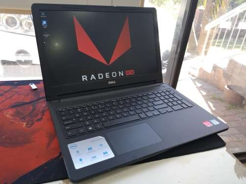 Graphic Design/Gaming*DELL INSPIRON 3576*i7-8550U*8GB*RADEON 520*256GB SSD*FULL HD