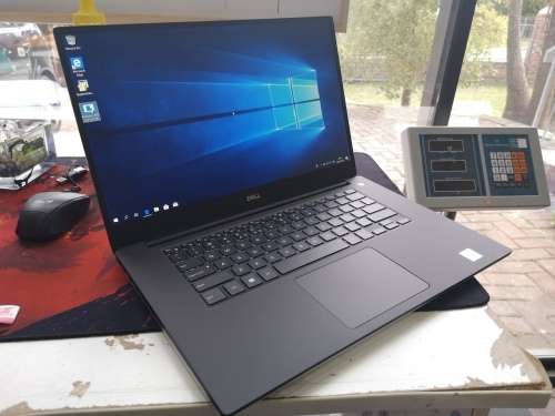 final price drop!TOP OF THE RANGE*DELL PRECISION 5520*i7-7820HQ*32GB DDR4*512GB SSD*QUADRO 4GB*