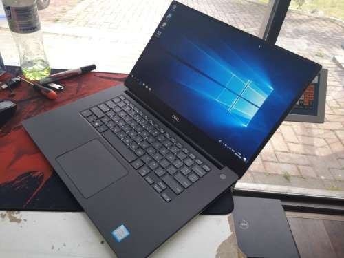 final price drop!TOP OF THE RANGE*DELL PRECISION 5520*i7-7820HQ*32GB DDR4*512GB SSD*QUADRO 4GB*