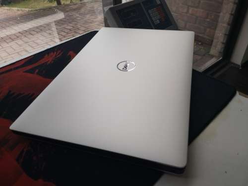 final price drop!TOP OF THE RANGE*DELL PRECISION 5520*i7-7820HQ*32GB DDR4*512GB SSD*QUADRO 4GB*