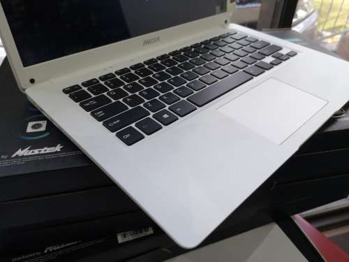 *100% BRAND NEW&FACTORY SEALED*MECER Z140C*ULTRA COMPACT*QUAD CORE Z8350*32GB eMMC*2GB RAM*