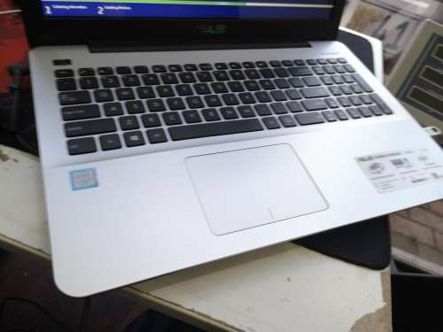 ***THE F SERIES***ASUS F555U*i7-6500u*1000GB*HD DISPLAY*6GB DDR4*SONICMASTER*6TH GEN i7