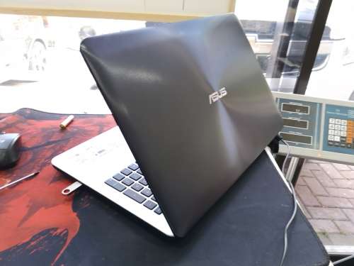 ***THE F SERIES***ASUS F555U*i7-6500u*1000GB*HD DISPLAY*6GB DDR4*SONICMASTER*6TH GEN i7