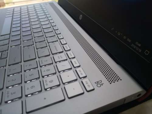 *Buy of the Week*AS BRAND NEW*HP PAVILION 15*i3-7100U*8GB DDR4*1000GB HDD*BACKLIT*620 GRAPHICS*B&O*