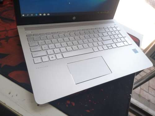 *Buy of the Week*AS BRAND NEW*HP PAVILION 15*i3-7100U*8GB DDR4*1000GB HDD*BACKLIT*620 GRAPHICS*B&O*