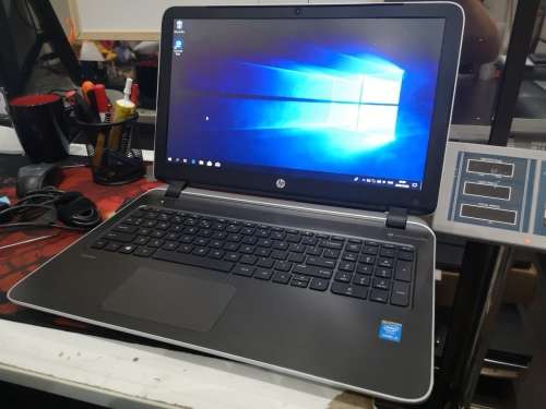 *Beautiful HP PAVILION 15*BEATS AUDIO*i3-4030U*4TH GEN*DVD WRITER*6GB RAM*1000GB HDD*HD DISPLAY*