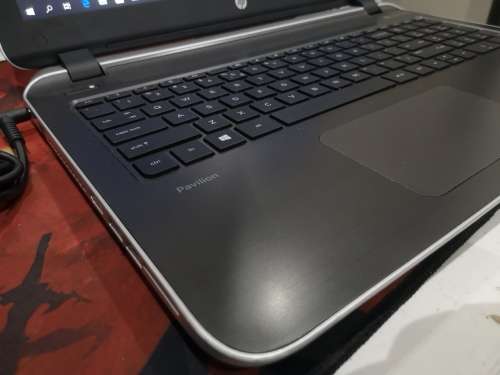 *Beautiful HP PAVILION 15*BEATS AUDIO*i3-4030U*4TH GEN*DVD WRITER*6GB RAM*1000GB HDD*HD DISPLAY*