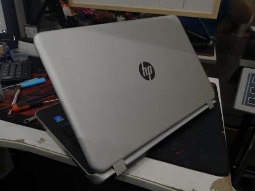 *Beautiful HP PAVILION 15*BEATS AUDIO*i3-4030U*4TH GEN*DVD WRITER*6GB RAM*1000GB HDD*HD DISPLAY*