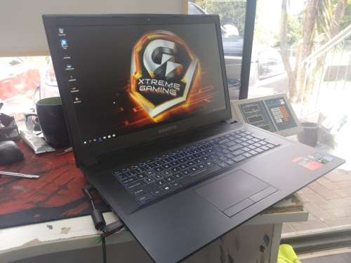 **Ultimate Gamer**GIGABYTE SABER 17*i7-7700HQ*GTX1050*17."FHD*16GB RAM*1000GB HDD*BACKLIT*QUAD CORE*