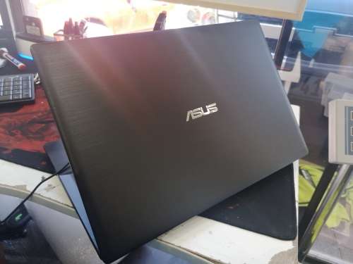 1ST BID TAKES!***ASUS Gaming Spec***ASUS PRO*i7-6500U*1000GB HDD*8GB RAM*DVD*NVIDIA 920M*