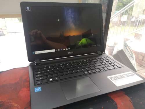 *AS NEW***ACER ASPIRE 15 ES1*LATEST 6TH GEN CELERON*N3350*500GB HDD*4GB RAM*HD DISPLAY*