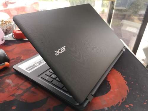 *AS NEW***ACER ASPIRE 15 ES1*LATEST 6TH GEN CELERON*N3350*500GB HDD*4GB RAM*HD DISPLAY*