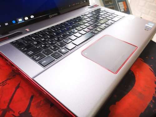 ULTIMATE 3D GAMER!**TOSHIBA QOSMIOX870 i7*3D*FULL HD*BLURAY*512GB&1000GB HDD*16GB RAM*NVIDIA GTX
