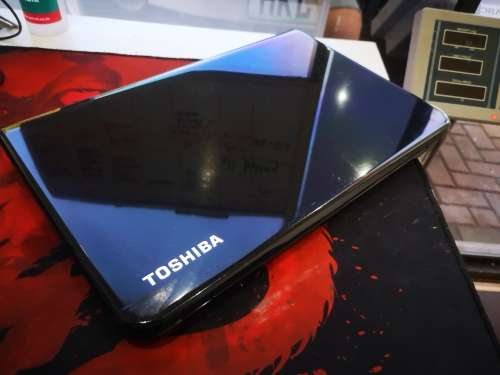 **TOSHIBA SATELLITE L50*i7-4700MQ*QUAD CORE*750GB HDD*8GB RAM*DVD*