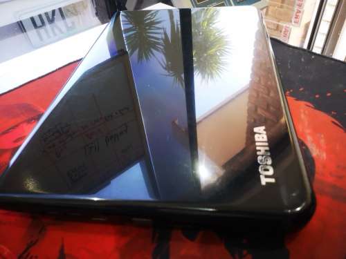 **TOSHIBA SATELLITE L50*i7-4700MQ*QUAD CORE*750GB HDD*8GB RAM*DVD*