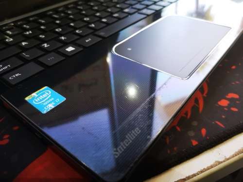 **TOSHIBA SATELLITE L50*i7-4700MQ*QUAD CORE*750GB HDD*8GB RAM*DVD*