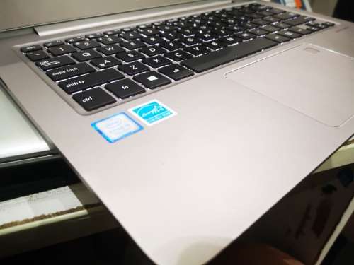 *EXTREME PERFORMANCE!*ASUS ZENBOOK UX330U*i5-7200u*7TH GEN!*FULL HD*256GB SSD*8GB RAM*