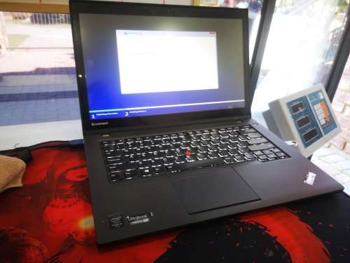 ULTRABOOK*LENOVO THINKPAD T440*i5-4300U*8GB RAM*256GB SSD*HD+*DUAL BATTERIES