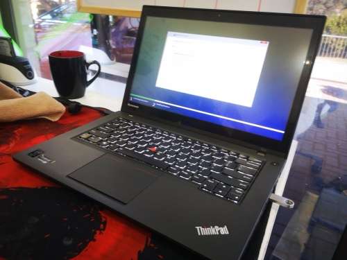 ULTRABOOK*LENOVO THINKPAD T440*i5-4300U*8GB RAM*256GB SSD*HD+*DUAL BATTERIES