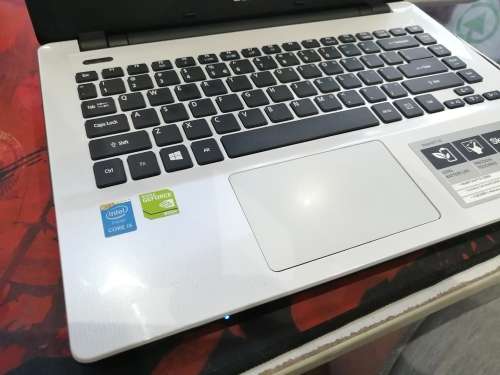 Little Monster!*ACER E5*i5-5200u*8GB RAM*1000GB HDD*NVIDIA 820*