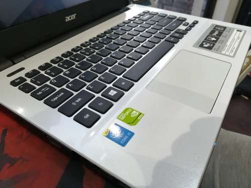 Little Monster!*ACER E5*i5-5200u*8GB RAM*1000GB HDD*NVIDIA 820*