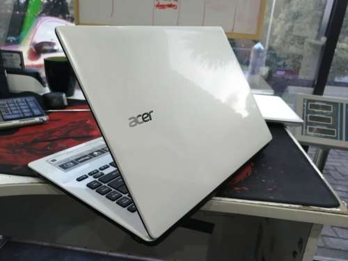 Little Monster!*ACER E5*i5-5200u*8GB RAM*1000GB HDD*NVIDIA 820*