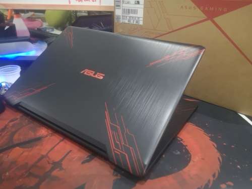 1st BID TAKES!*AS NEW BOXED*GAMING ASUS FX570U*i5-8250U*QUAD CORE*8GB*1000GB*FHD*NVIDIA1050*WARRANTY