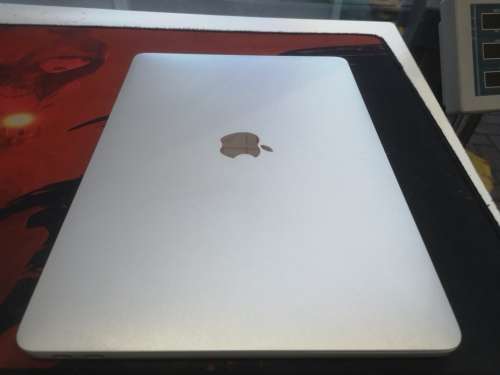 MASSIVE PRICE DROP!*2017 MACBOOK PRO*CORE i5*8GB RAM*256GB SSD*RETINA2560X1600*IRIS PLUS GRAPHICS*