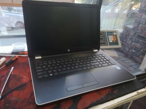 *STUNNING! 7th GEN i5 HP DESIGN**HP 15*i5-7200U*8GB*1000GB HDD*HD 620*