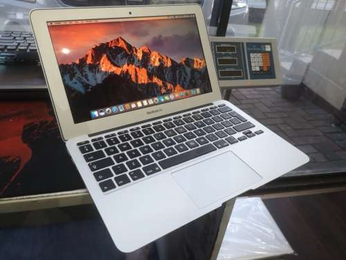 1ST BID TAKES!!!**AS NEW**ULTIMATE 2015 APPLE MACBOOK AIR i5*128GB SSD*4GB RAM*93 cycles*