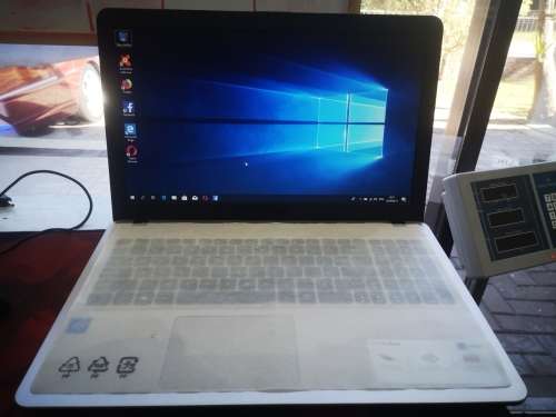 AS NEW!*7TH GEN**ASUS X541N*LATEST 7TH GEN CELERON*500GB*TRU2LIFE DISPLAY*4gb RAM*WARRANTY