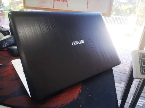 AS NEW!*7TH GEN**ASUS X541N*LATEST 7TH GEN CELERON*500GB*TRU2LIFE DISPLAY*4gb RAM*WARRANTY