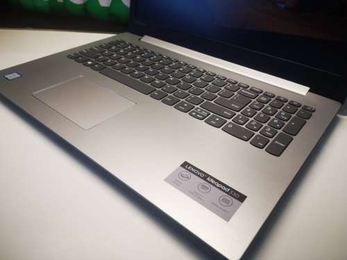 *BEAUTIFUL 8th GEN*LENOVO 330*i3-8130U*4GB RAM*1000GB*FHD**8th gen i3**WARRANTY 2020**