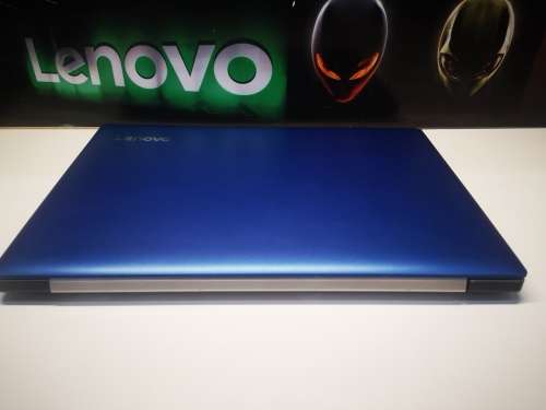 *BEAUTIFUL 8th GEN*LENOVO 330*i3-8130U*4GB RAM*1000GB*FHD**8th gen i3**WARRANTY 2020**