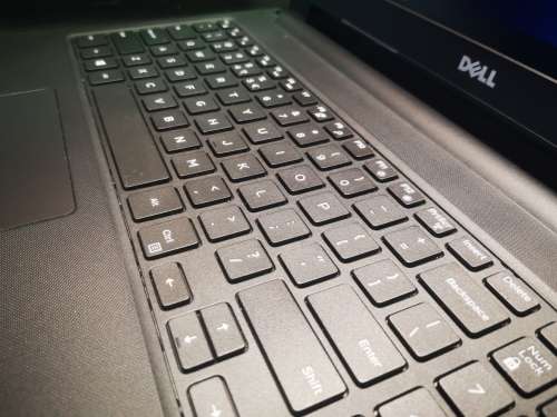 EXCELLENT*DELL INSPIRON 3567*i3-6006u*500GB HDD*4GB RAM*DVD*HD520 GRAPHICS*