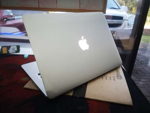 **AS NEW**ULTIMATE 2017 APPLE MACBOOK AIR i5*128GB SSD*8GB RAM*149 CYCLES!!!*