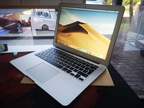 **AS NEW**ULTIMATE 2017 APPLE MACBOOK AIR i5*128GB SSD*8GB RAM*149 CYCLES!!!*