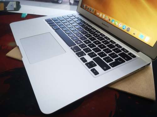 **AS NEW**ULTIMATE 2017 APPLE MACBOOK AIR i5*128GB SSD*8GB RAM*149 CYCLES!!!*