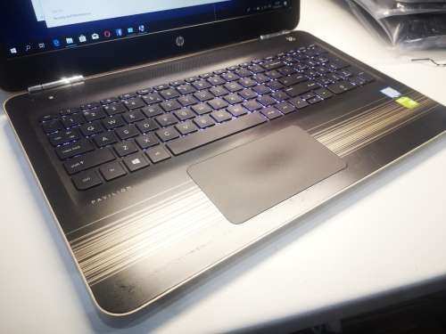 *Monstrous 7th Gen*HP PAVILION 15*i5-7200u*8GB DDR4*1000GB SSHD*NVIDIA940MX 4GB*