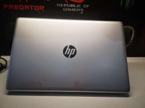 *STUNNING! AS BRAND NEW!*8th GEN i5 HP**HP NOTEBOOK 15*i5-8250U*8GB*1000GB HDD*UHD 620*QUAD CORE*