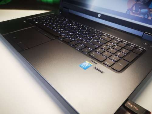 Amazing 17" Zbook**HP ZBOOK 17 G2*i7VPRO-4610U*16GB!*NVIDIA QUADRO*HD+*256GB SSD&750GB HDD*WARRANTY*