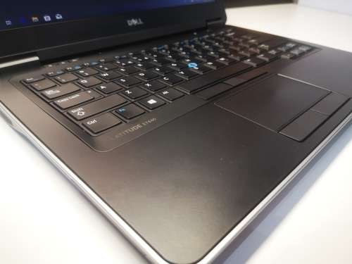 **EXCELLENT ULTRABOOK**DELL LATITUDE E7440*i5VPRO-4310U*8GB RAM*500GB ULTRA HDD*BACKLIT KEYBOARD*HD*